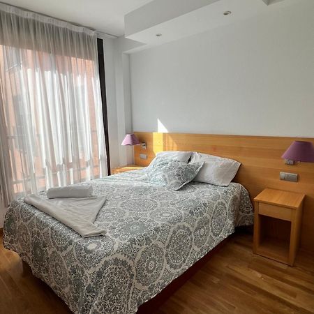 Samaniego Suite, Airport, Ifema Turistico Madrid Exterior photo