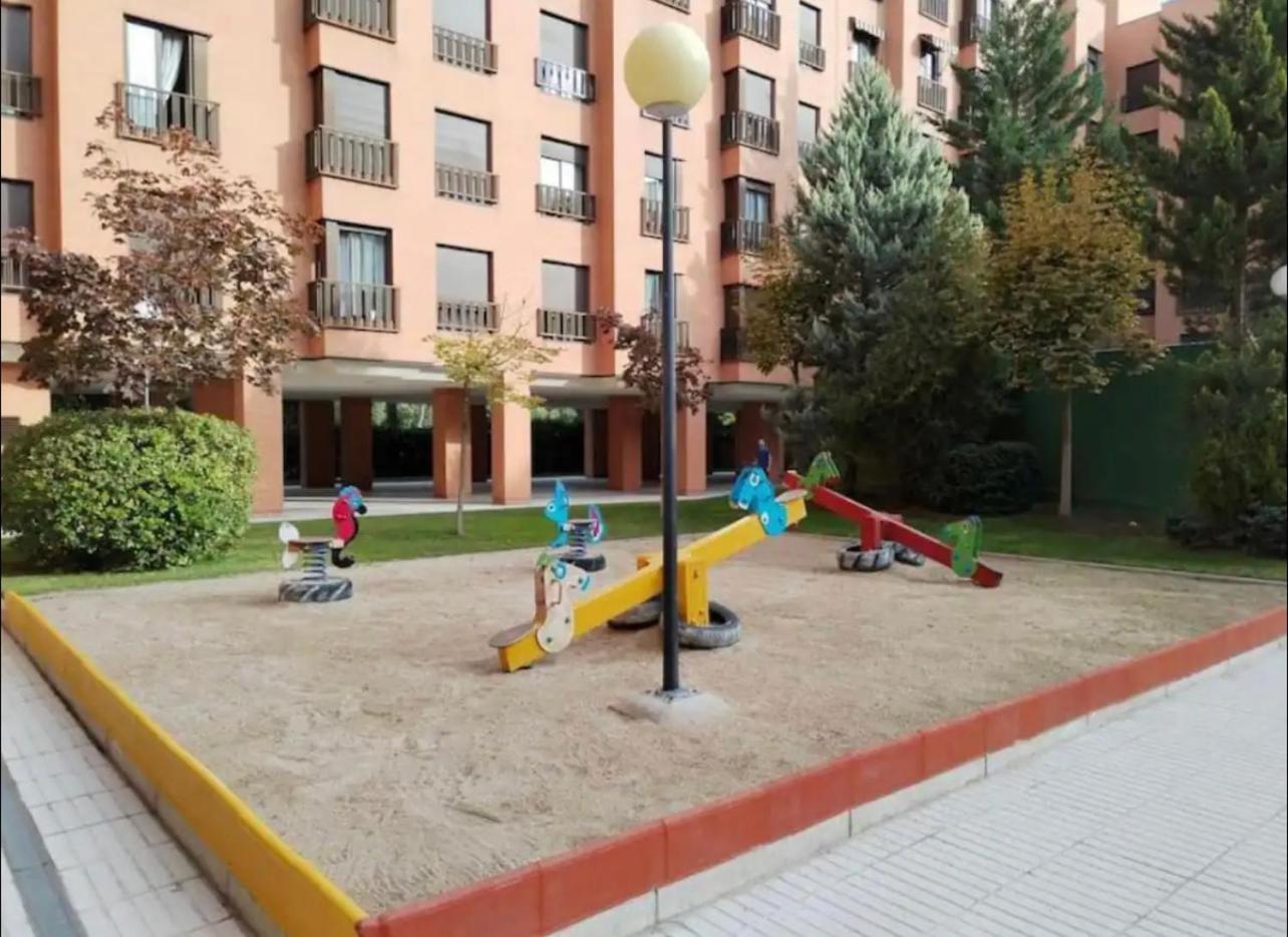 Samaniego Suite, Airport, Ifema Turistico Madrid Exterior photo