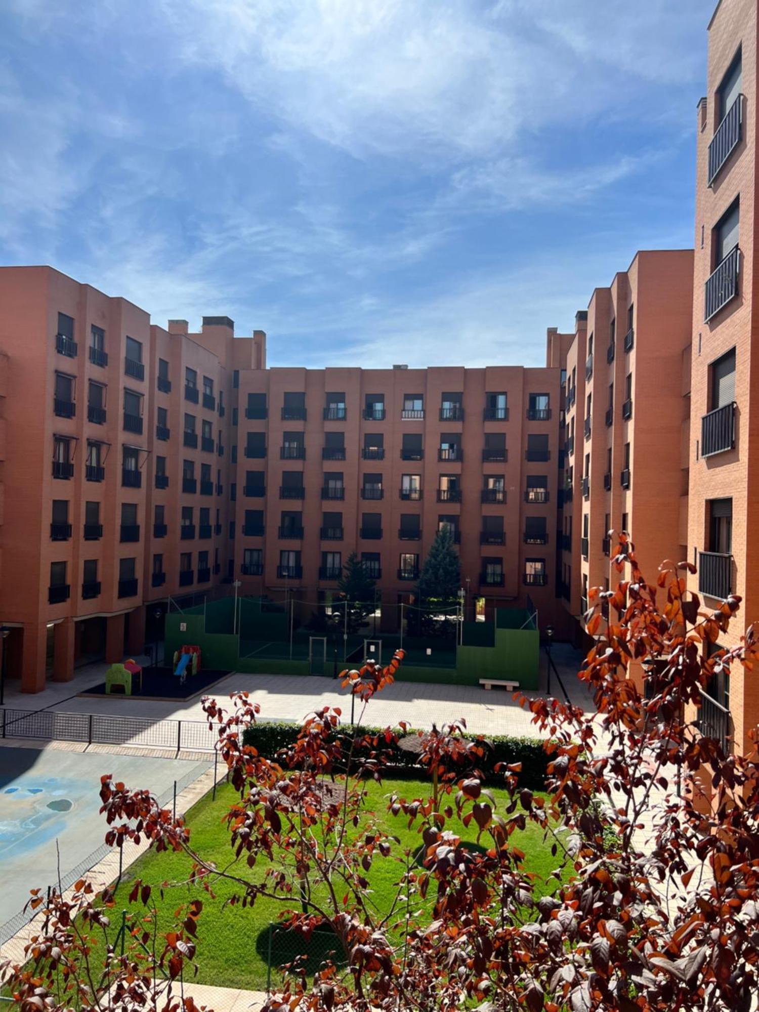 Samaniego Suite, Airport, Ifema Turistico Madrid Exterior photo
